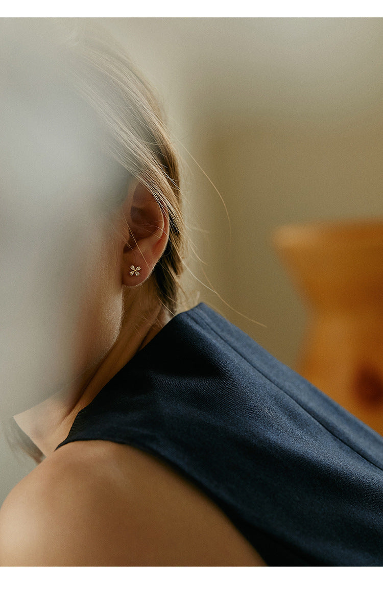 925 Silver Synthetic Zircon Earrings Four-leaf Clover Stud Earrings for Women Pure Silver Exquisite High-end Small Anti-allergy Gold Necklace Jewelrygold necklace jewelry001