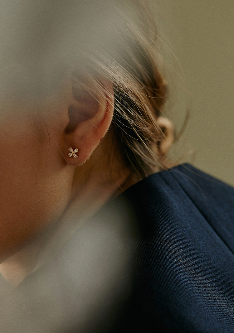 925 Silver Synthetic Zircon Earrings Four-leaf Clover Stud Earrings for Women Pure Silver Exquisite High-end Small Anti-allergy Gold Necklace Jewelrygold necklace jewelry001