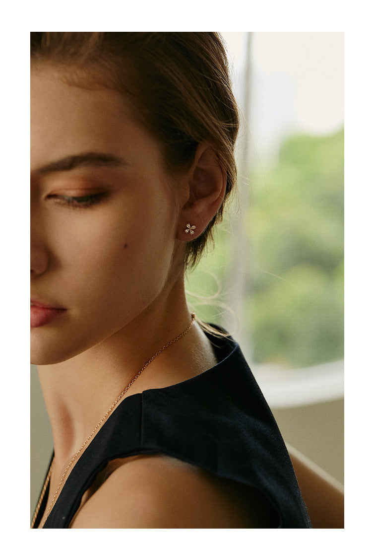 925 Silver Synthetic Zircon Earrings Four-leaf Clover Stud Earrings for Women Pure Silver Exquisite High-end Small Anti-allergy Gold Necklace Jewelrygold necklace jewelry001