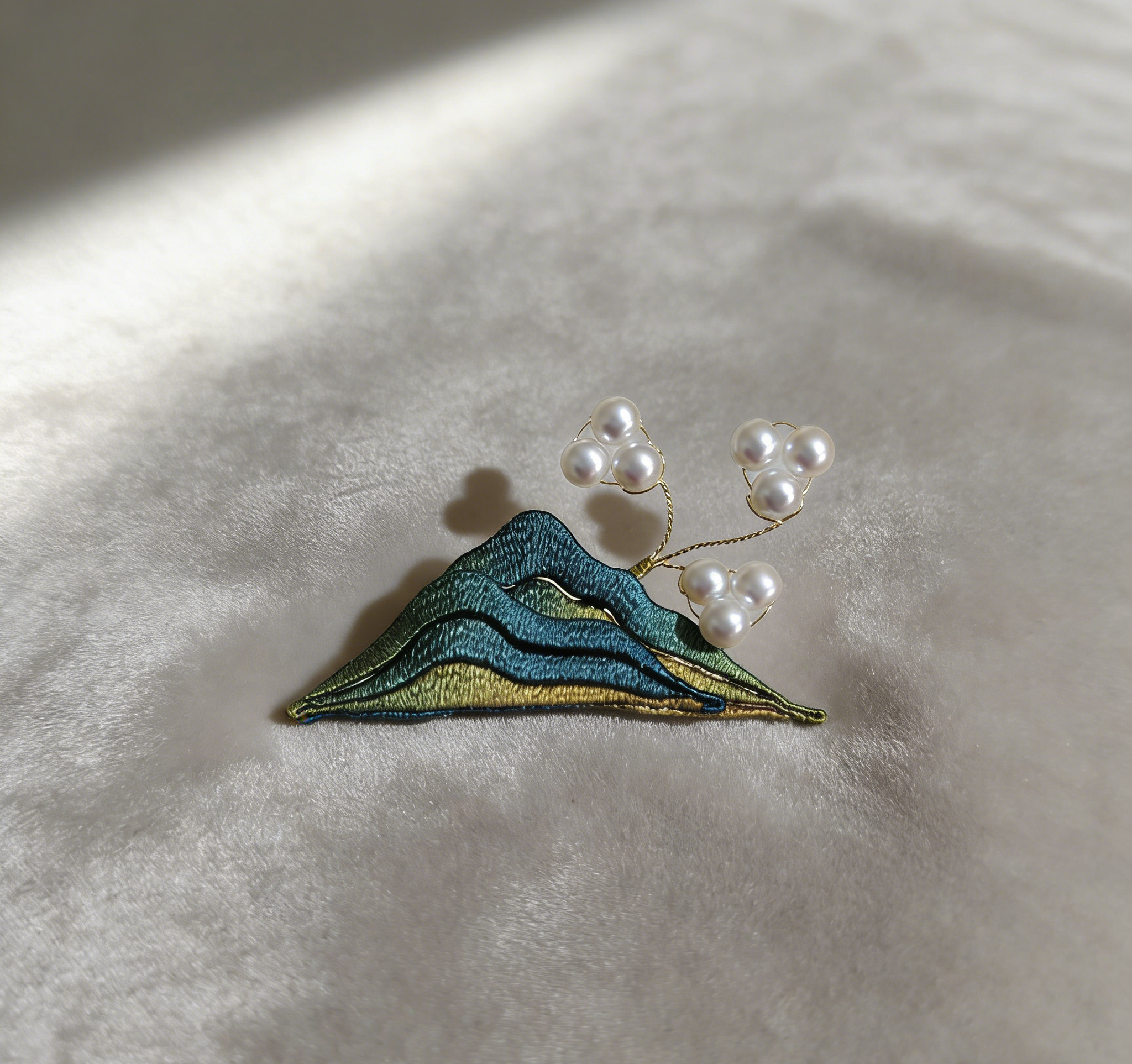 Chinese Intangible Cultural Heritage Woven Flower Shanli Jiangshan Brooch Elegant Light Luxury Chinese Style Gift Can Be Paired with Shirts and Suits David Gold Necklace Yurman