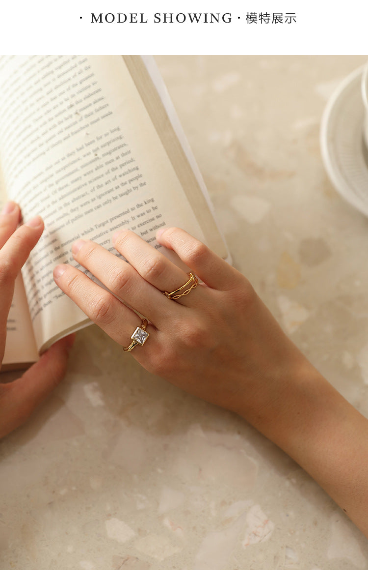 Titanium Steel Synthetic Zircon Ring Fashionable Personality New Light Luxury High-end Vintage Niche Design Ring Gold Necklace Jewelrygold necklace jewelry003