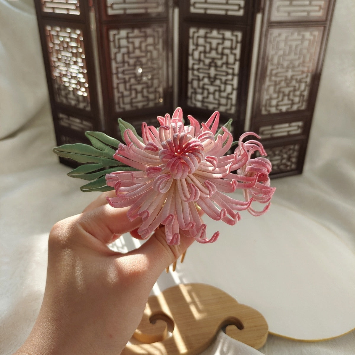 Handmade Chinese Intangible Cultural Heritage Woven Chrysanthemum Hairpin Accessory Hair Ornament Hair Stickgold Necklace Jewelry