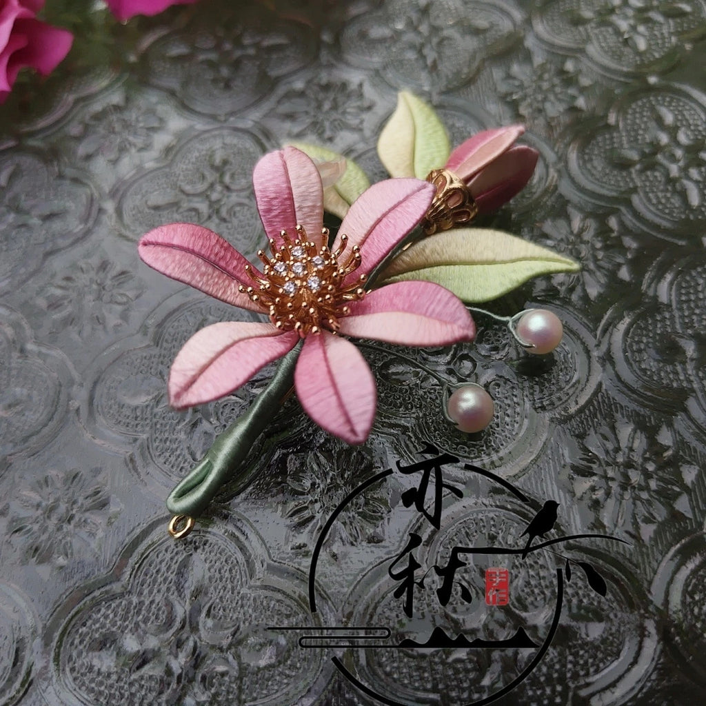 Chinese Handmade Wrapped Flower Peach Blossom Brooch Flower Versatile Cheongsam Shirt Suit Accessories David Gold Necklace Yurman