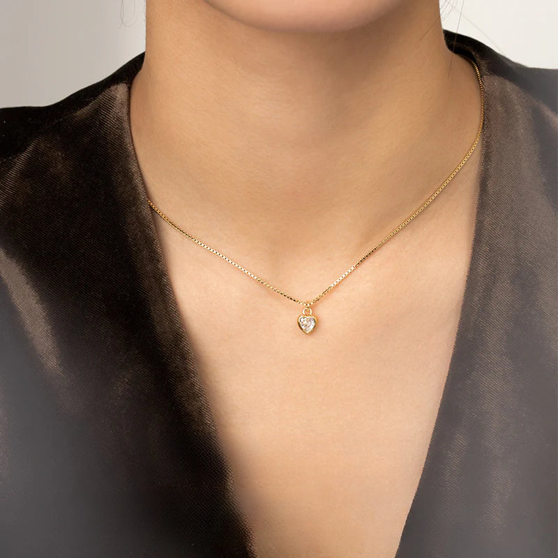 Synthetic Zircon Pendant Necklace with Copper Alloy, Inlaid with Diamonds, Light Luxury Full Diamond, Niche Simple Gold Necklace Jewelrygold necklace jewelry002