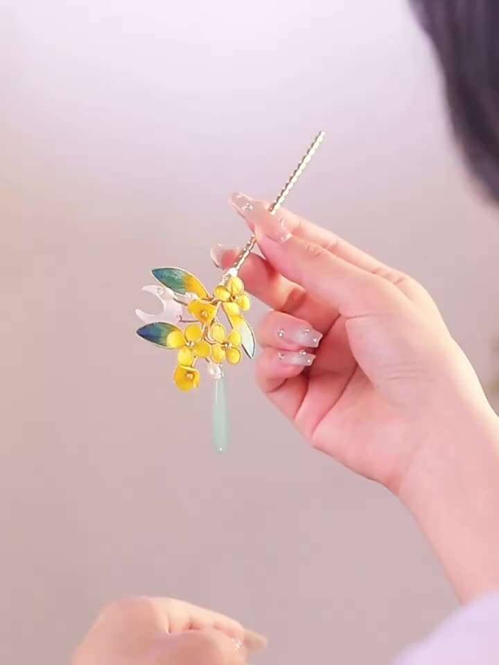Chinese Intangible Cultural Heritage Handmade Osmanthus flower Velvet Flower Hairpin Ancient Style High-end Hairpin National Style Cheongsam Gift Jewelry David Gold Necklace Yurman