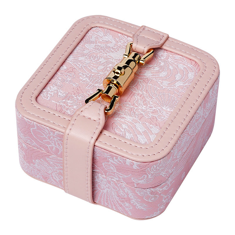 Source Manufacturer Vintage Exquisite Jewelry Box Storage Embroidery Portable Earrings Necklace Ring High-end Jewelry Box Bag Jewelry David Tiffany Gold Necklacejewelry david Tiffany gold necklace