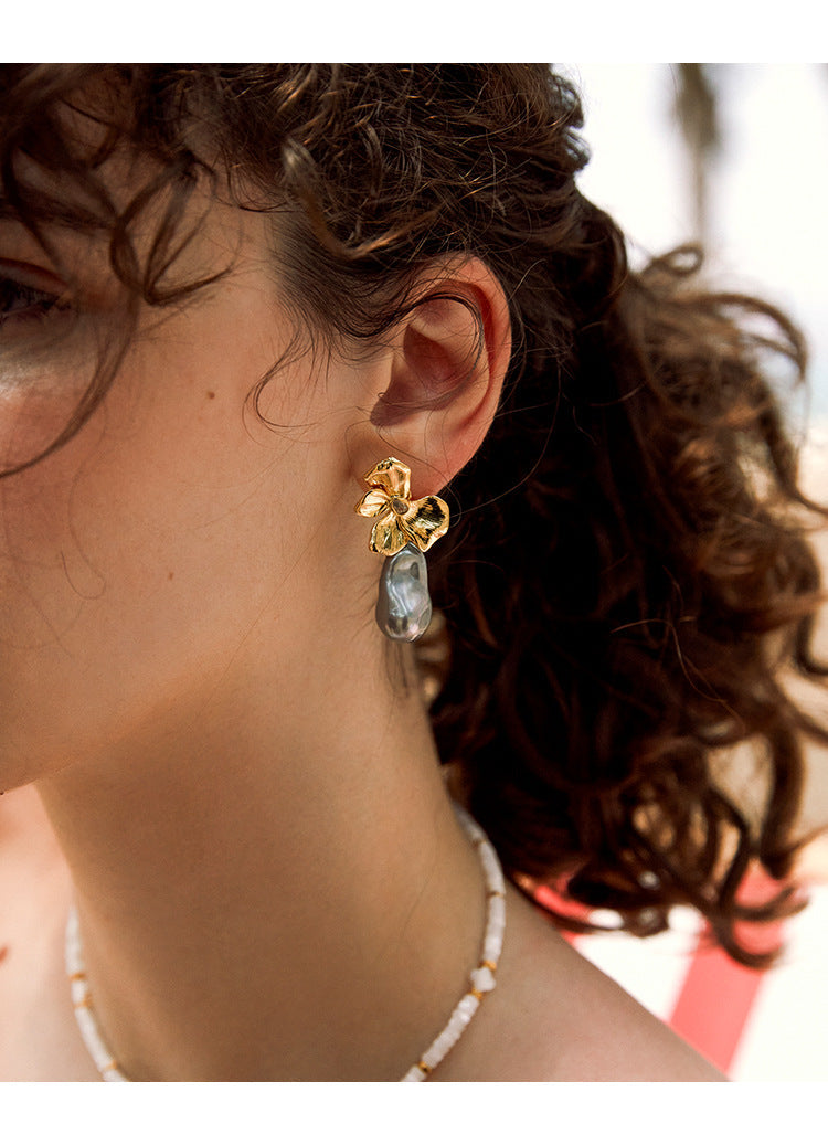 Flower Earrings Niche High-End Earrings Vintage Light Luxury Stud Earrings Women Jewelry Gold Necklacejewelry gold necklace001