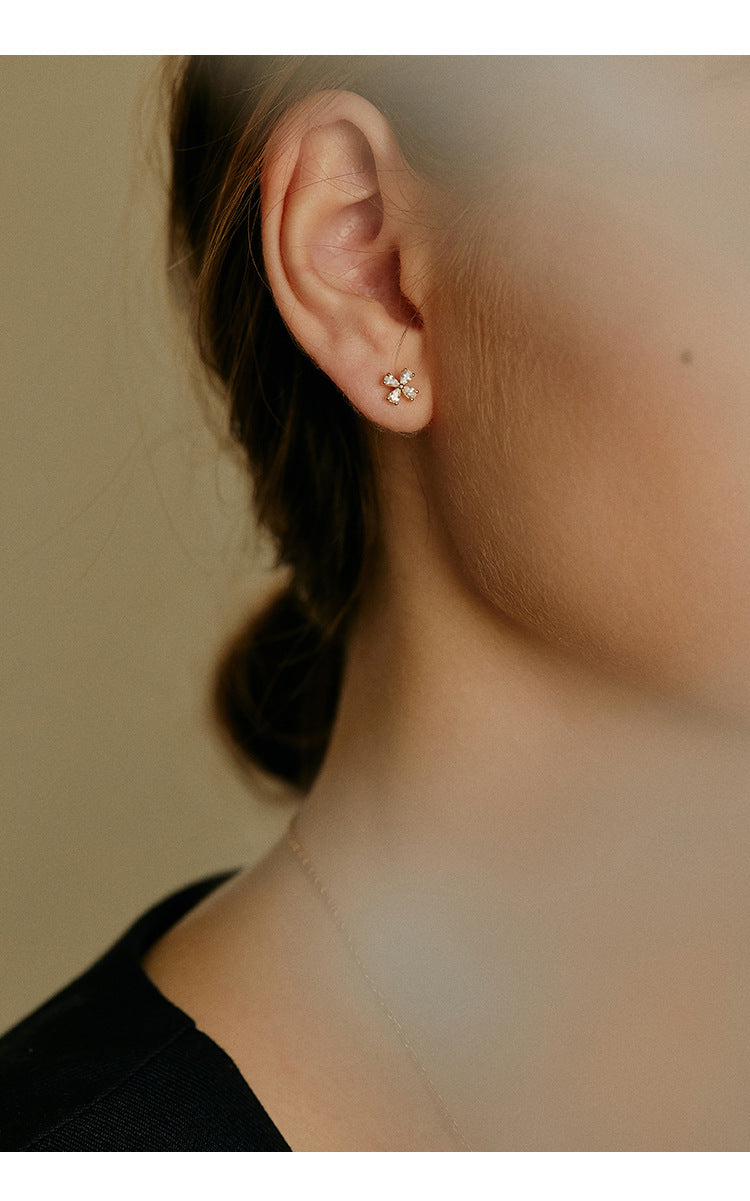 925 Silver Synthetic Zircon Earrings Four-leaf Clover Stud Earrings for Women Pure Silver Exquisite High-end Small Anti-allergy Gold Necklace Jewelrygold necklace jewelry001