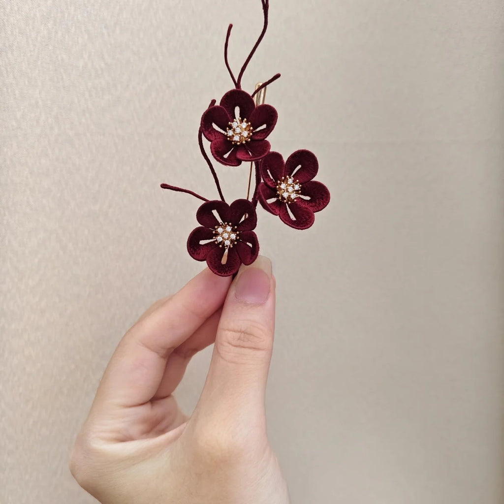 Chinese Intangible Cultural Heritage Woven Plum Blossom Brooch Light Luxury National Style Can Be Paired with Shirts Suits etc. David Gold Necklace Yurman