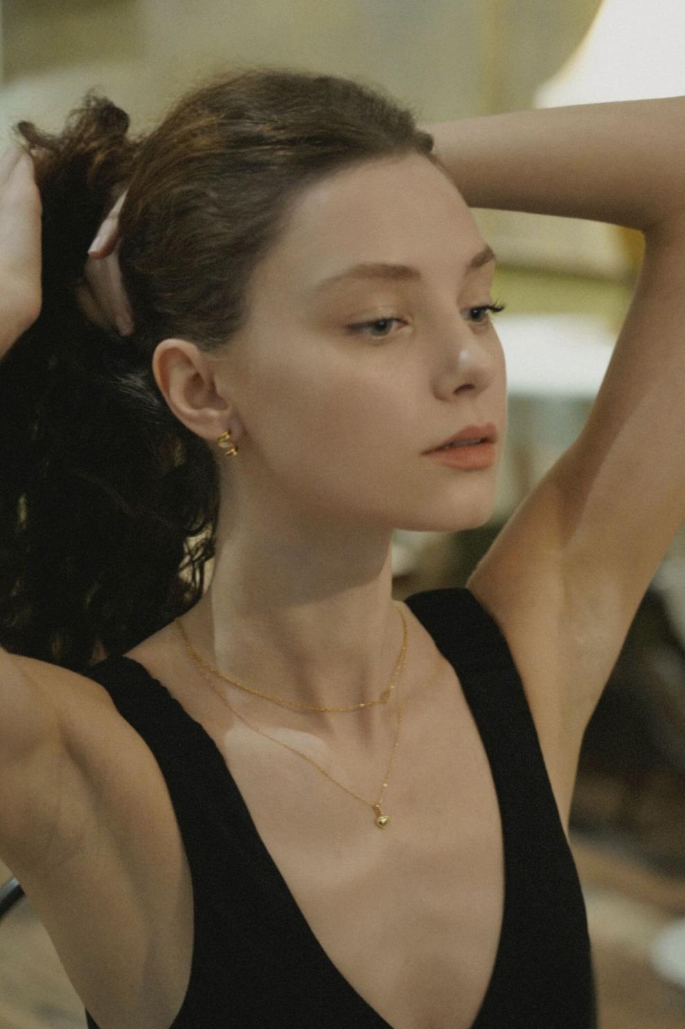 Necklace for Women Light Luxury S925 Silver Niche Jewelry Heart Pendant Collarbone Chain Gift for Girlfriend Jewelry Gold Necklacejewelry gold necklace002