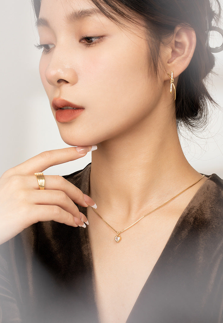 Synthetic Zircon Pendant Necklace with Copper Alloy, Inlaid with Diamonds, Light Luxury Full Diamond, Niche Simple Gold Necklace Jewelrygold necklace jewelry002