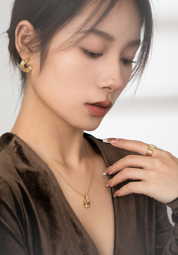 Copper Alloy Synthetic Zircon Ring Fashion Retro Personality Design Sense Elegant Ring Jewelry Gold Necklacejewelry gold necklace003