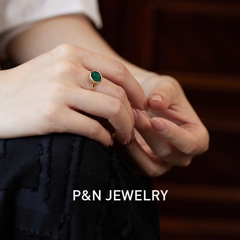 Fashionable Simple Vintage French Style Light Luxury Ring