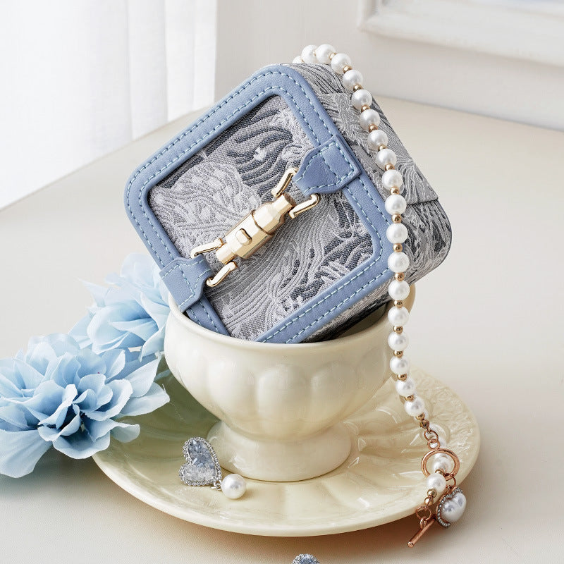 Source Manufacturer Vintage Exquisite Jewelry Box Storage Embroidery Portable Earrings Necklace Ring High-end Jewelry Box Bag Jewelry David Tiffany Gold Necklacejewelry david Tiffany gold necklace