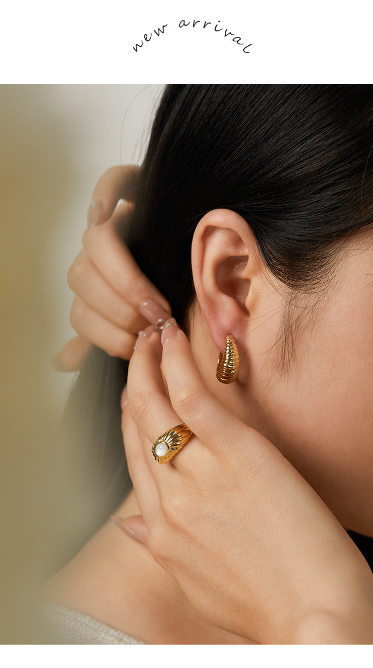 Copper Alloy Earrings French Retro Style Fashionable Light Luxury Simple Earrings