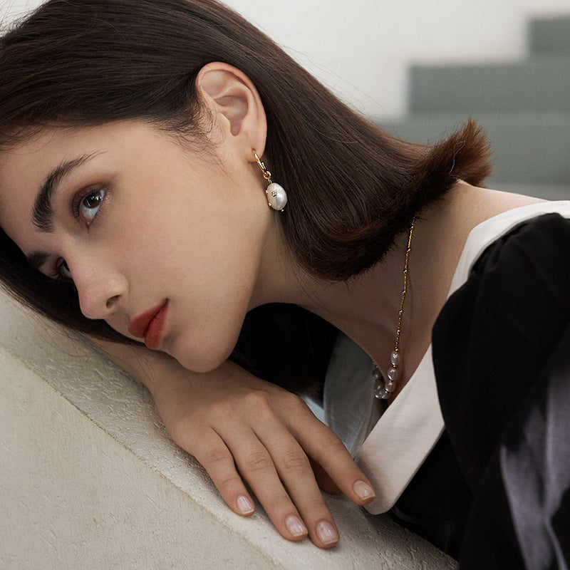 Pearl Stud Earrings Vintage Hepburn Style High-end French Niche Brand Earrings for Women Baroque Earrings Jewelry Davidjewelry david001