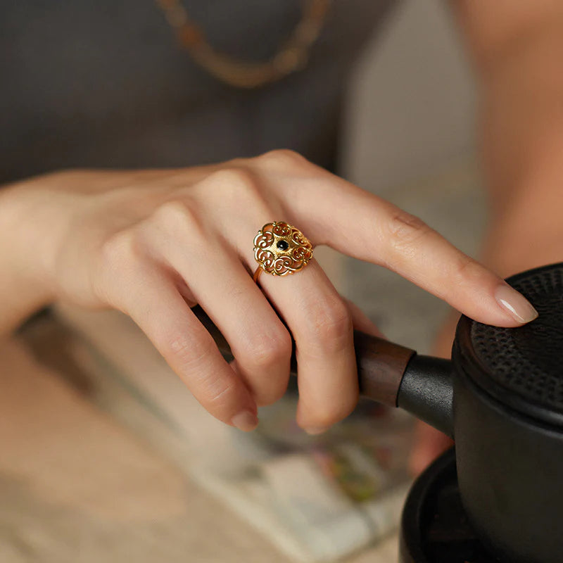 French Retro Lace Warm Winter Melad Hardware Girl Design Sense Light Luxury Carved Agate Ring Jewelry Gold Necklacejewelry gold necklace003