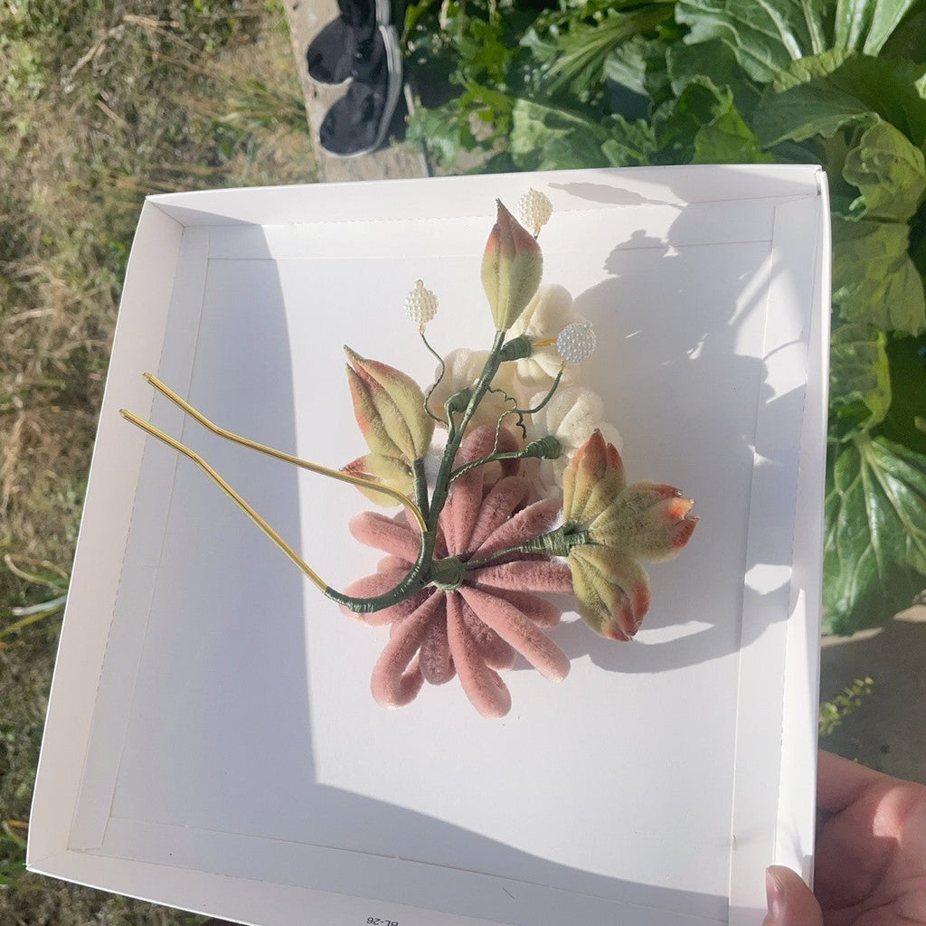 Chinese Intangible Cultural Heritage Handmade Velvet Flower Red Bean Paste Chrysanthemum Hairpin Cute Tang Style Ancient David gold necklace yurman