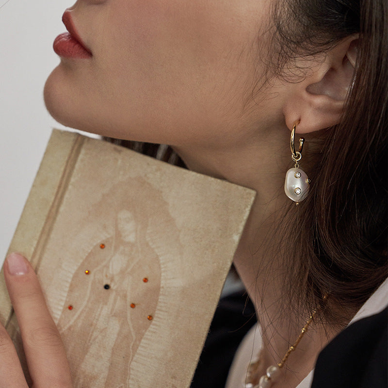 Pearl Stud Earrings Vintage Hepburn Style High-end French Niche Brand Earrings for Women Baroque Earrings Jewelry Davidjewelry david001