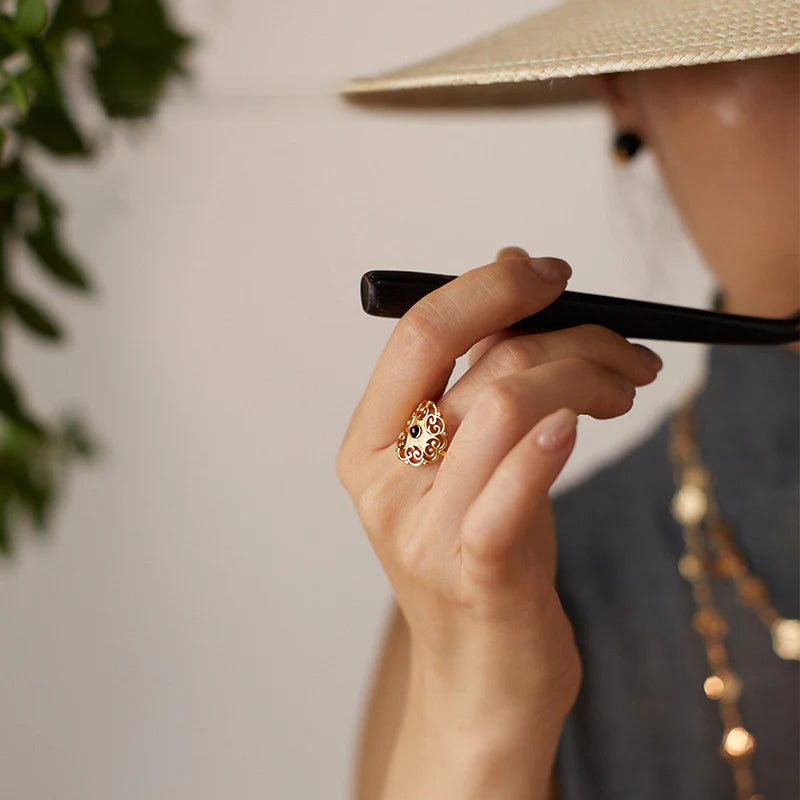 French Retro Lace Warm Winter Melad Hardware Girl Design Sense Light Luxury Carved Agate Ring Jewelry Gold Necklacejewelry gold necklace003