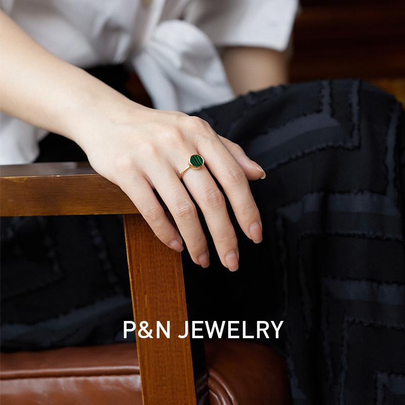 Fashionable Simple Vintage French Style Light Luxury Ring