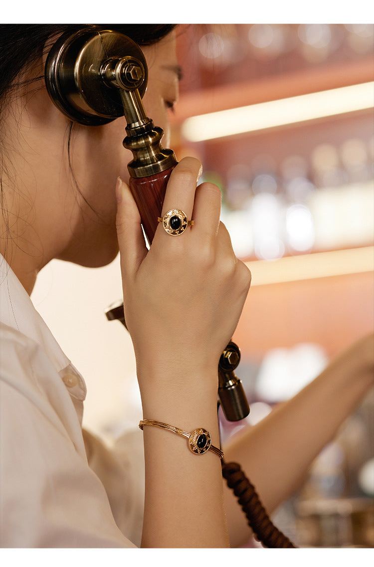 French Minimalist Retro Fashion Elegant Light Luxury Ring