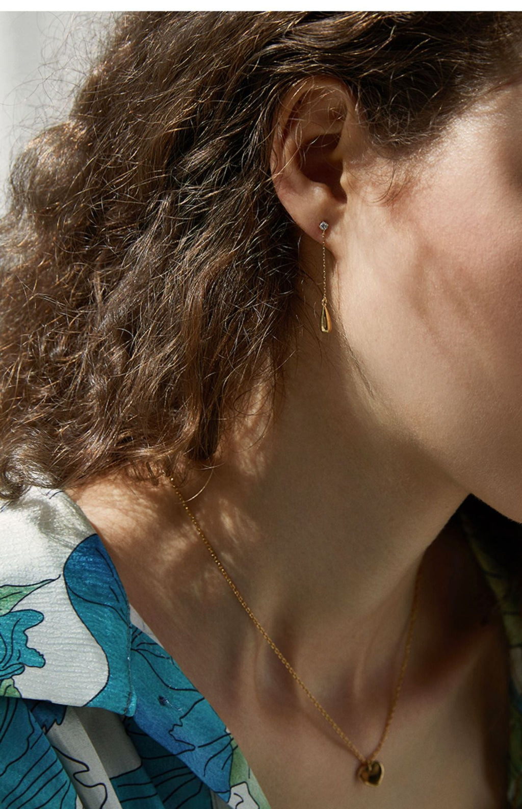 Titanium Steel Synthetic Zircon Earrings 2022 New Trendy Elegant Water Drop Long Earrings for Women Suitable for Round Faces David Jewelrydavid jewelry001