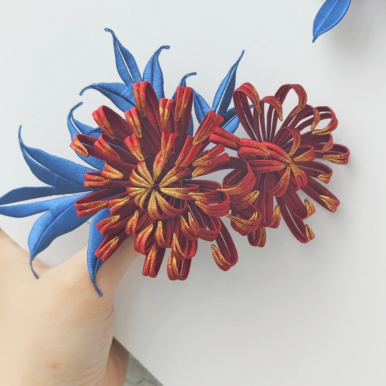 Handmade Chinese Intangible Cultural Heritage Woven Chrysanthemum Hairpin Accessory Hair Ornament Hair Stickgold Necklace Jewelry