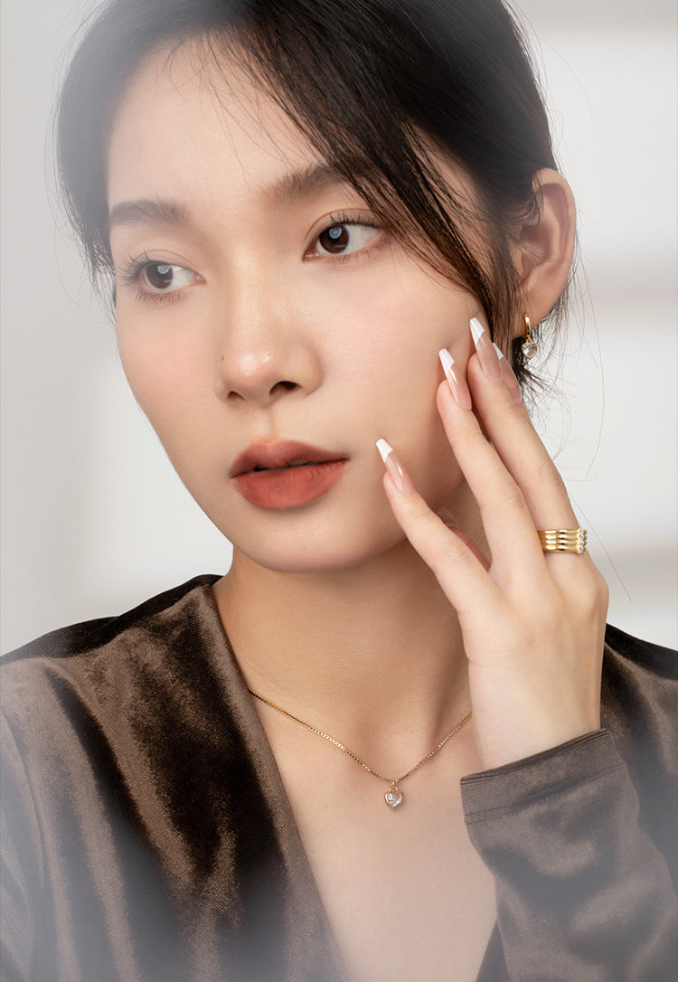 Synthetic Zircon Pendant Necklace with Copper Alloy, Inlaid with Diamonds, Light Luxury Full Diamond, Niche Simple Gold Necklace Jewelrygold necklace jewelry002