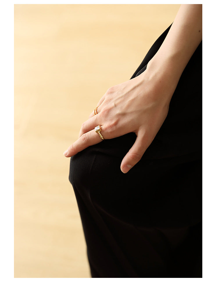 Titanium Steel Synthetic Zircon Ring Fashionable Personality New Light Luxury High-end Vintage Niche Design Ring Gold Necklace Jewelrygold necklace jewelry003