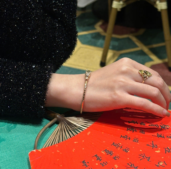 French Retro Dragon Year New Fashion Versatile Elegant Bracelet Jewelry Gold Necklacejewelry gold necklace