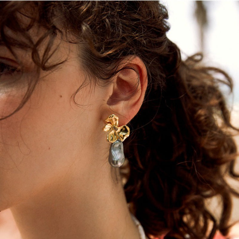 Flower Earrings Niche High-End Earrings Vintage Light Luxury Stud Earrings Women Jewelry Gold Necklacejewelry gold necklace001