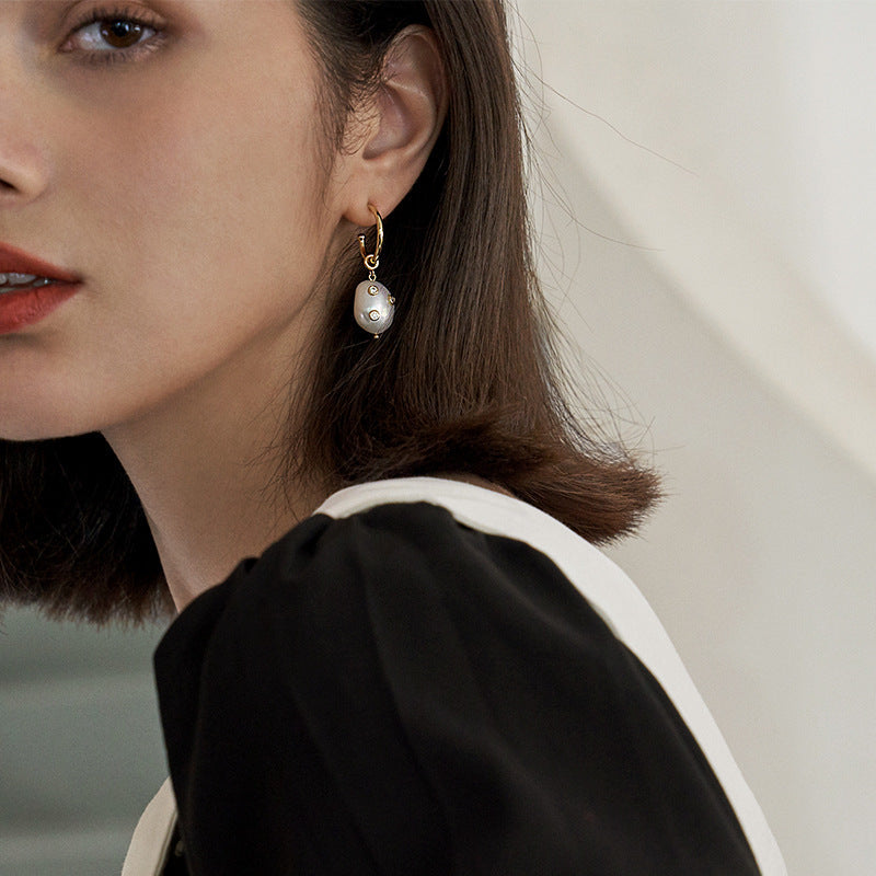 Pearl Stud Earrings Vintage Hepburn Style High-end French Niche Brand Earrings for Women Baroque Earrings Jewelry Davidjewelry david001