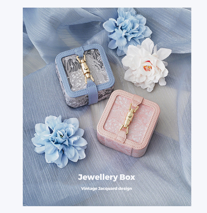 Source Manufacturer Vintage Exquisite Jewelry Box Storage Embroidery Portable Earrings Necklace Ring High-end Jewelry Box Bag Jewelry David Tiffany Gold Necklacejewelry david Tiffany gold necklace