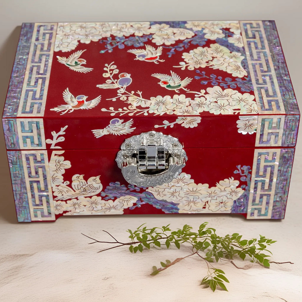 Lacquer Jewelry Box with Mother-of-Pearl, Wedding Gift, High-End Wooden Ear Jewelry Necklace Storage Box, Chinese Style Lockable Jewelry Box, Tiffany David Gold Necklace JewelryTiffany david gold necklace jewelry