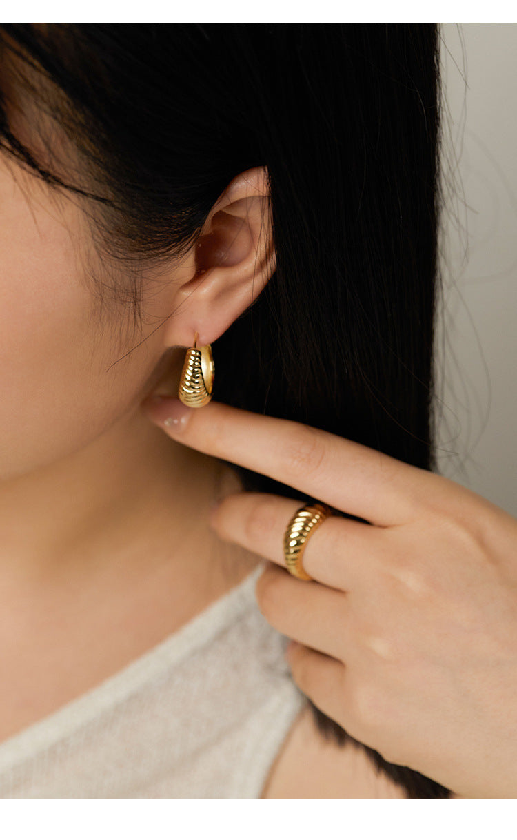 Copper Alloy Earrings French Retro Style Fashionable Light Luxury Simple Earrings