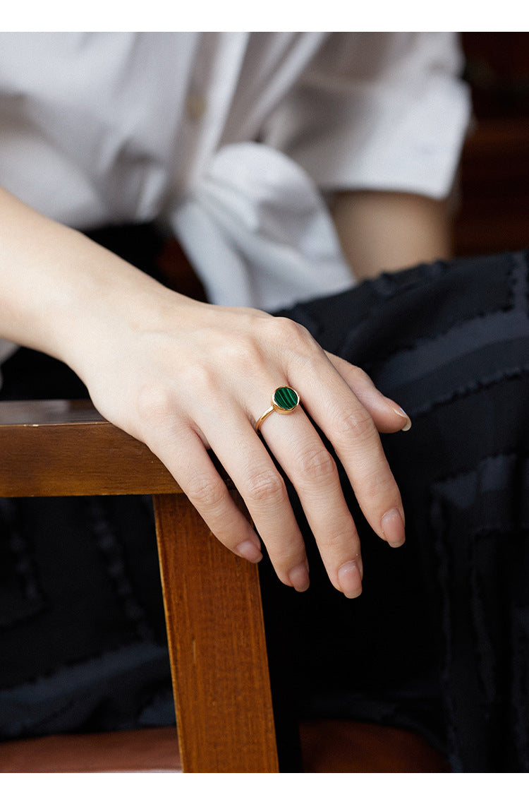 Fashionable Simple Vintage French Style Light Luxury Ring